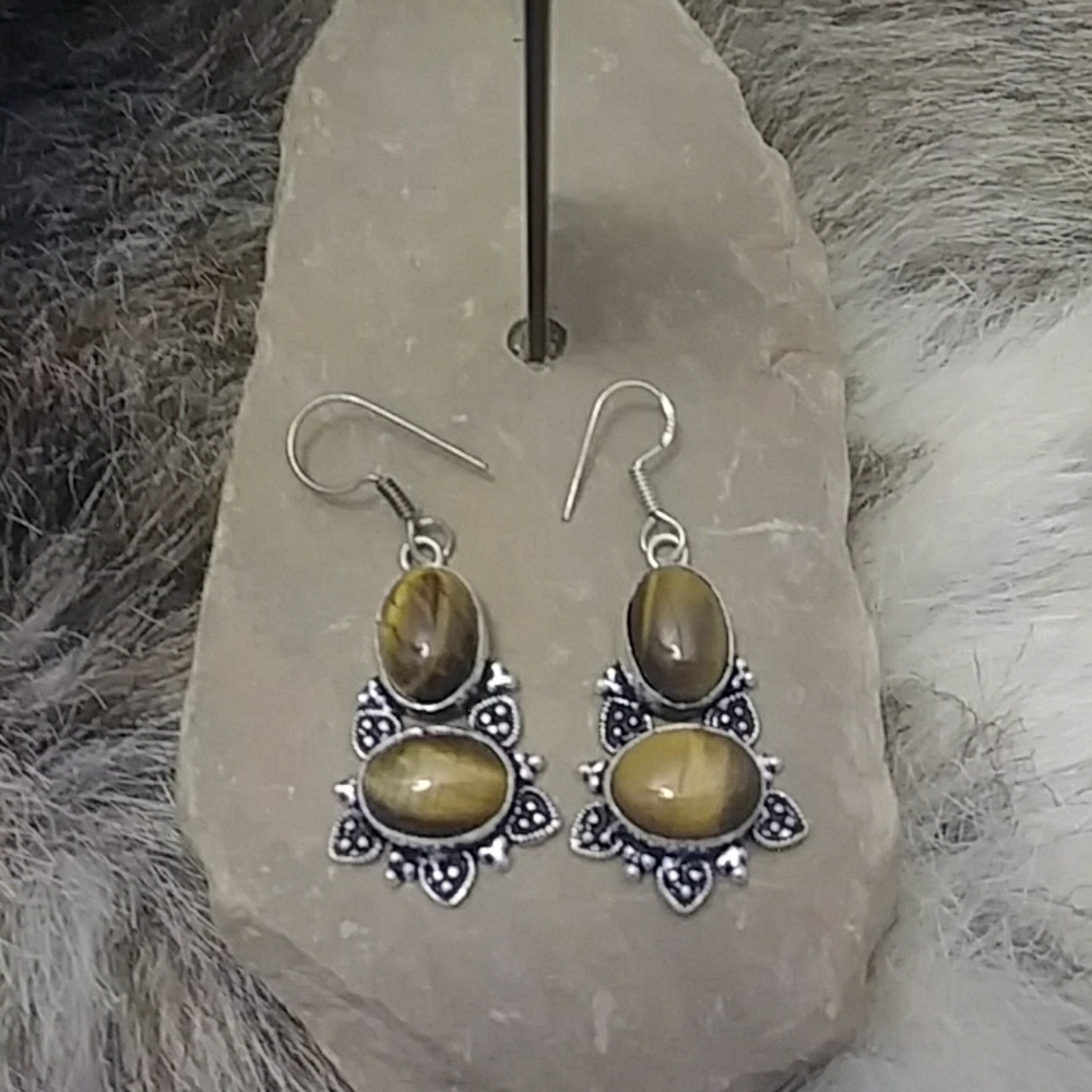 💞NWOT💞Tiger eye and Sterling Silver Earrings